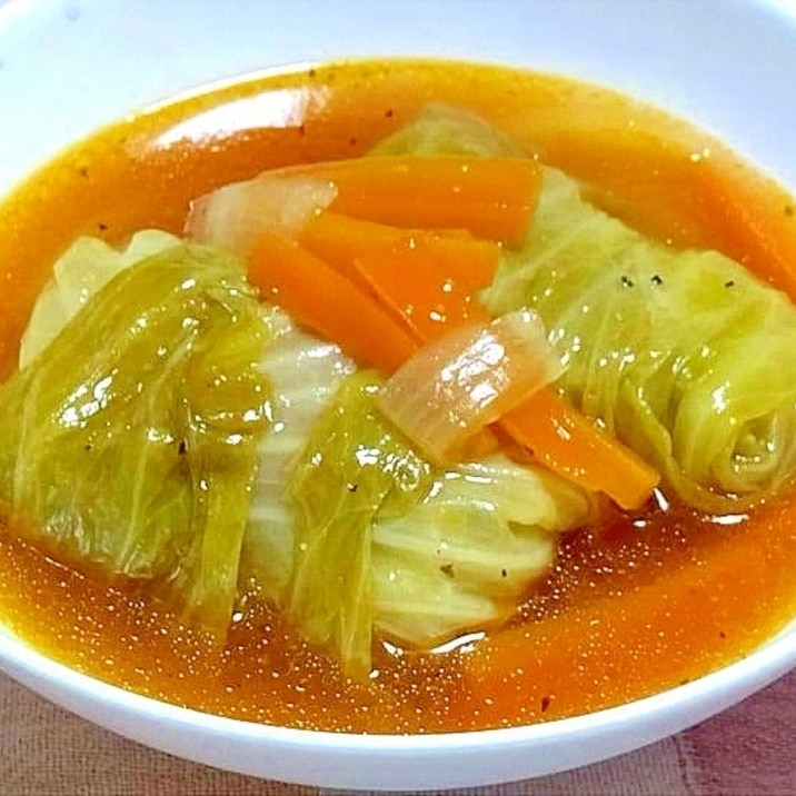 トマト風味のコンソメ味でロールキャベツ